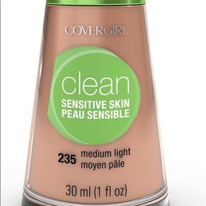 COVERGIRL Clean Sensitive Skin Liquid 235,  3 Pak